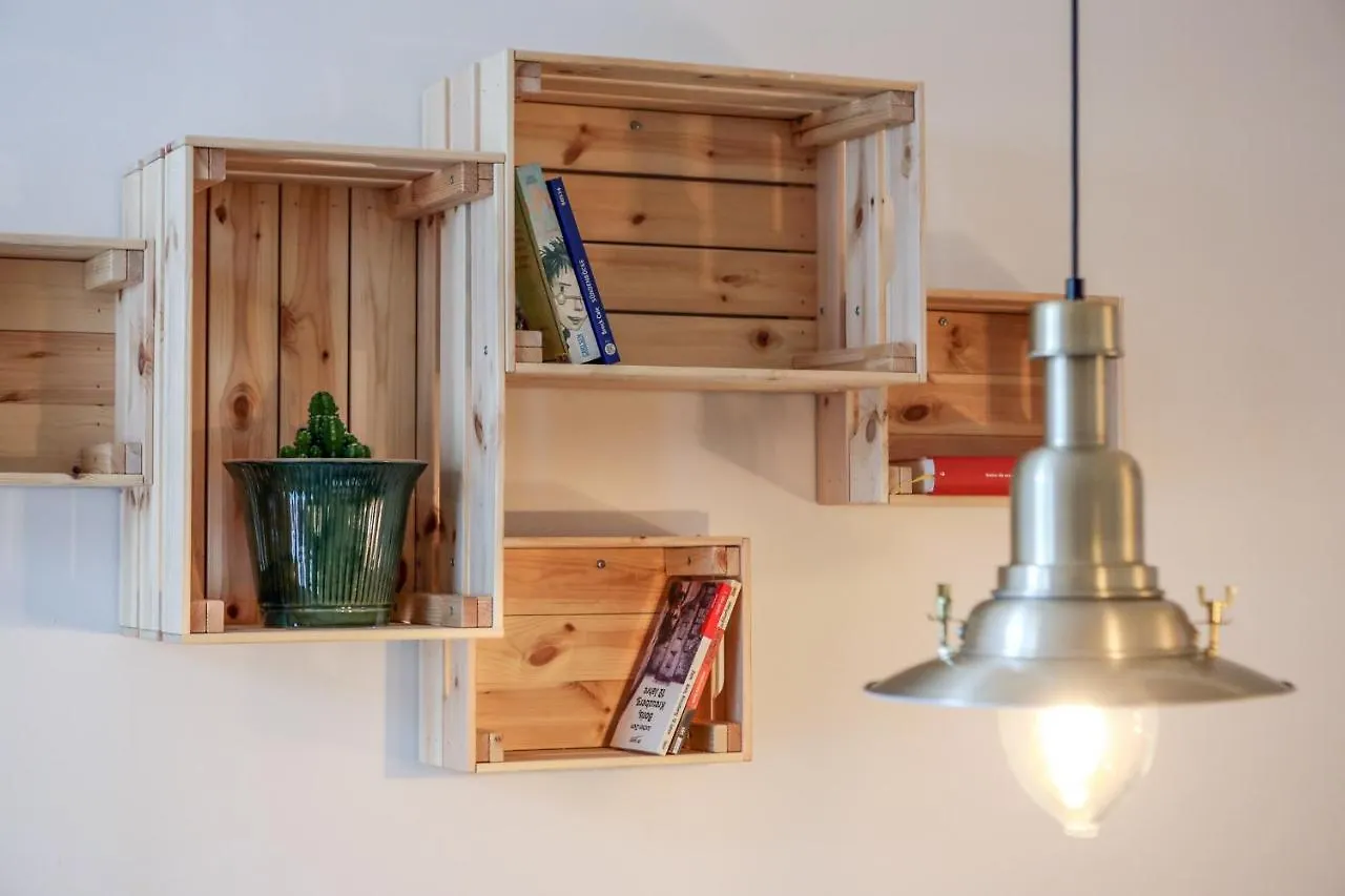 4 Personen Altbau nahe Kurfürstendamm Berlin Apartment