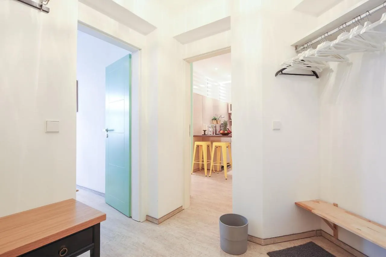 4 Personen Altbau Nahe Kurfuerstendamm - Macbeth Berlin 0*,  Germany